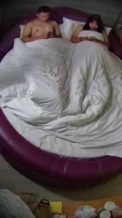 情趣台 真羡慕男人有丰满的媳妇儿 那冲撞给到的回弹反馈是真的想象不出来的舒服 还炮炮内射 截图15