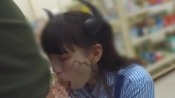 SDDE-726 社会に溶け込むサキュバス親子 ザーメン中毒症状と本気で向き合い、生活する母と娘 截图9