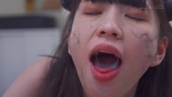 SDDE-726 社会に溶け込むサキュバス親子 ザーメン中毒症状と本気で向き合い、生活する母と娘 截图11