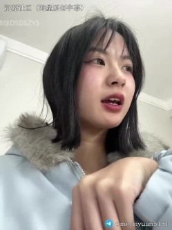 近期万人求档「Akyyds」高颜值精神小妹母狗带闺蜜双飞，一个有颜值，一个有奶子 截图2