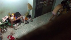 【极品稀缺&偷拍邻居】窗户偷拍情侣被操实在忍不住大叫 用被子捂嘴 各种姿势干一遍 操不尽的疯狂 截图9