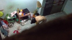 【极品稀缺&偷拍邻居】窗户偷拍情侣被操实在忍不住大叫 用被子捂嘴 各种姿势干一遍 操不尽的疯狂 截图11