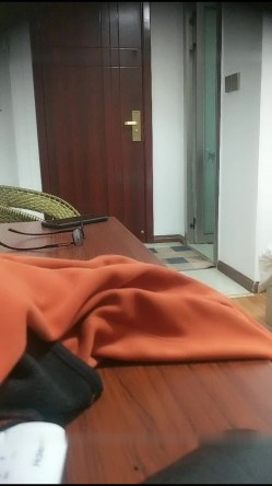 “你的鸡巴真的好大啊,我再换个套子”,性感援交美女被大屌男操的套子都破了还没射,换个新的让他从后面干. 截图1