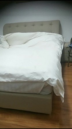 “你的鸡巴真的好大啊,我再换个套子”,性感援交美女被大屌男操的套子都破了还没射,换个新的让他从后面干. 截图2