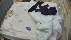 情趣酒店  新入住的中年夫妻 两人还玩上了暴力扯丝袜的戏码 好好的丝袜撕个洞 再狠狠的操进去 截图1
