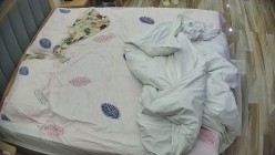 情趣酒店  新入住的中年夫妻 两人还玩上了暴力扯丝袜的戏码 好好的丝袜撕个洞 再狠狠的操进去 截图3