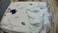 情趣酒店  新入住的中年夫妻 两人还玩上了暴力扯丝袜的戏码 好好的丝袜撕个洞 再狠狠的操进去 截图7