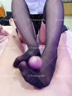 风骚淫荡小娇妻『公子x公子嫂』精液当然要全部用嘴接着，小淫娃一个 脑子除了想被鸡吧干什么想法都没了 截图1