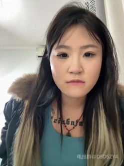 ️精神小妹【chunxiaoquqn】新晋精神小妹团播、几个年轻闺蜜一起下海赚钱 截图3
