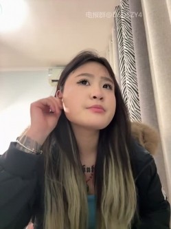 ️精神小妹【chunxiaoquqn】新晋精神小妹团播、几个年轻闺蜜一起下海赚钱 截图11