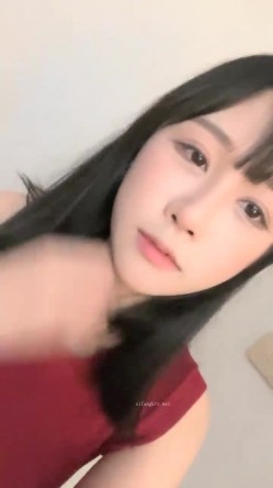 抖音网红女神，【京鱼儿】，19岁KJ少女，童颜巨乳，颜值高身材好，被土豪舍弃后回归主页，越来越懂男人了 截图5