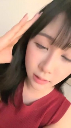 抖音网红女神，【京鱼儿】，19岁KJ少女，童颜巨乳，颜值高身材好，被土豪舍弃后回归主页，越来越懂男人了 截图12