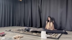 极品反差绿帽癖淫妻母狗【艾蜜莉】解锁私拍完结篇~协闺蜜约战粉丝换老公4P叠插排插超辣眼睛 截图10