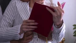 JUL-631 人妻秘書、汗と接吻に満ちた社長室中出し性交 最高級の美魔女が贈る極上の接吻《中出 截图4