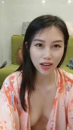 极品高颜冷艳御姐，反差小妈感女主播「金刚护撸娃」「小奶猫」激情淫语撩骚，和姐妹下海大秀，互舔互口假鸡巴互插 截图5