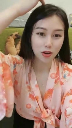 极品高颜冷艳御姐，反差小妈感女主播「金刚护撸娃」「小奶猫」激情淫语撩骚，和姐妹下海大秀，互舔互口假鸡巴互插 截图8
