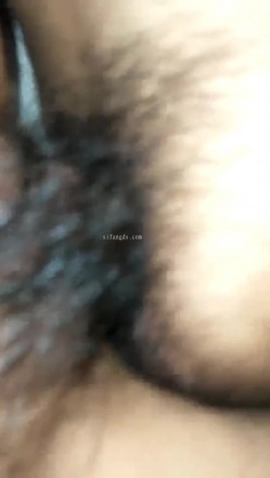 抖音骚少妇【空心菜】野外露出放尿自慰，大尺度掰逼展示，榨精小鲜肉，无套内射 截图4