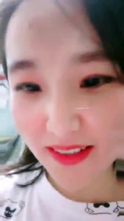 山东超市的老板娘，【北冥有鱼】，带表妹初下海，店里还有人，就要露奶子，约情人来啪啪，这骚娘们真带劲 截图6