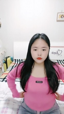 推荐!!【风骚姐姐】【安放】良家小姐姐大尺度情趣诱惑~肤白貌美，极品尤物，谁能干她一炮！ 截图1