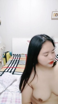 推荐!!【风骚姐姐】【安放】良家小姐姐大尺度情趣诱惑~肤白貌美，极品尤物，谁能干她一炮！ 截图4