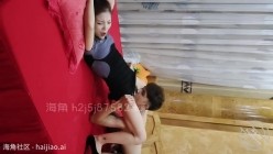 顶级NTR夫妻【绿帽之王的王】钻石贴，长靴美少妇微醉状态瞬间精虫上脑帮她舔屁眼 截图1