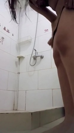 堪比名门夜宴系列 ️模特公司提前做好手脚模特群钓鱼超多小姐姐宾馆试镜换衣洗澡全程被记录 截图3
