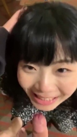 清纯漂亮女友日常 在更衣室女上位啪啪 趴在床上露出多汁肥鲍求操 截图3