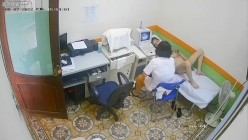 医院摄像头偷拍妇科阴超检查,妙龄少妇小媳妇们被超长设备插入阴道,疼得直咧嘴,最后捂着肚子颤颤巍巍走出来 截图12