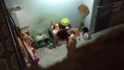 【极品稀缺 ️偷拍邻居】窗户偷拍情侣被操实在忍不住大叫 用被子捂嘴 各种姿势干一遍 操不尽的疯狂 截图13