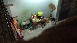 【极品稀缺 ️偷拍邻居】窗户偷拍情侣被操实在忍不住大叫 用被子捂嘴 各种姿势干一遍 操不尽的疯狂 截图16