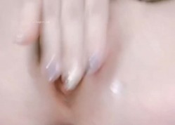 【高端泄密】两位超级美女宋翊儿与张晴的大尺度自拍 清纯的外錶掩饰不了内心的淫荡 原版高清 截图9