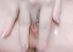 【高端泄密】两位超级美女宋翊儿与张晴的大尺度自拍 清纯的外錶掩饰不了内心的淫荡 原版高清 截图13