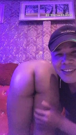 边境性爱好风光 老金哥KTV玩个冷傲越南妹纸泄泄火 美乳翘挺 外表冰冷 插入小穴的时候里面很火热 操的很爽 截图7
