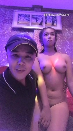 边境性爱好风光 老金哥KTV玩个冷傲越南妹纸泄泄火 美乳翘挺 外表冰冷 插入小穴的时候里面很火热 操的很爽 截图9