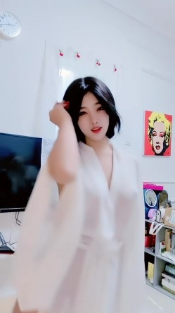 青春无敌，抖音风艺校美少女【杨晓花】定制福利，露脸露点，各种热门BGM裸舞 截图8