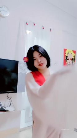 青春无敌，抖音风艺校美少女【杨晓花】定制福利，露脸露点，各种热门BGM裸舞 截图12