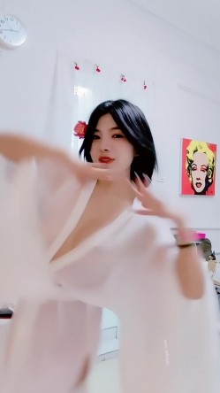 青春无敌，抖音风艺校美少女【杨晓花】定制福利，露脸露点，各种热门BGM裸舞 截图14