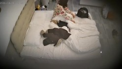 酒店偷拍连续3天入住表面乖巧实际反差的可爱女友换各情趣拍照和男友啪啪 截图12