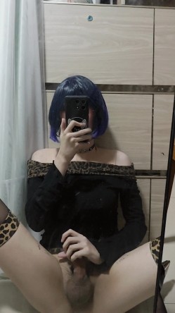巨型男娘【teroiroi】 直播黑化浓妆 蕾丝兔耳性感 拉丝冷酷小眼神蔑视一切 公狗不服来干 另有各种插入自慰更精彩 截图2