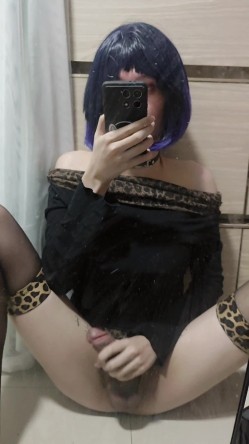 巨型男娘【teroiroi】 直播黑化浓妆 蕾丝兔耳性感 拉丝冷酷小眼神蔑视一切 公狗不服来干 另有各种插入自慰更精彩 截图16