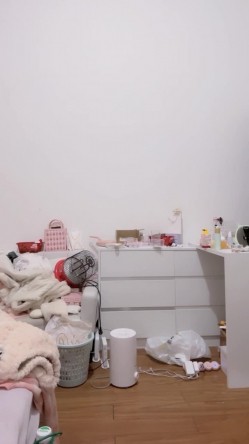 气质温柔颜值美女！密码房大尺度自慰！多毛骚穴跳蛋震动，地板上假屌骑乘位，搞的骚穴流淫水 截图11