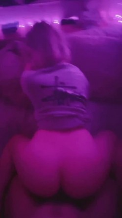 《重磅炸弹 全站无水首发》30万人追踪的极品网美推特尤物kitty顶级露脸反差私拍 身材颜值天花板各种肉战3P有钱人的玩物 截图4