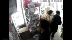 黑客破解医院路边药店诊疗室摄像头偷拍 ️打针的小姐姐连打2针 捂着屁股出门   截图5