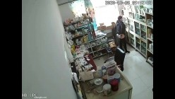 黑客破解医院路边药店诊疗室摄像头偷拍 ️打针的小姐姐连打2针 捂着屁股出门   截图6
