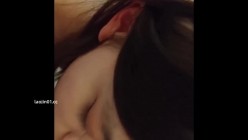 绿帽老公带红衣娇妻首次3P，【郑州人妻】，被单男压在身下干的时候，一定要牵着老公的收，羞愧中 截图14