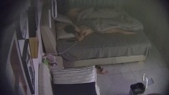 酒店偷拍反差婊气质妹子刚进入酒店就褪下裙子迫不及待等待男友的大屌插入 截图2