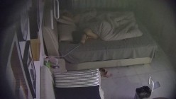 酒店偷拍反差婊气质妹子刚进入酒店就褪下裙子迫不及待等待男友的大屌插入 截图6