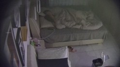 酒店偷拍反差婊气质妹子刚进入酒店就褪下裙子迫不及待等待男友的大屌插入 截图11