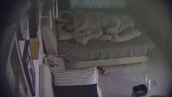 酒店偷拍反差婊气质妹子刚进入酒店就褪下裙子迫不及待等待男友的大屌插入 截图13