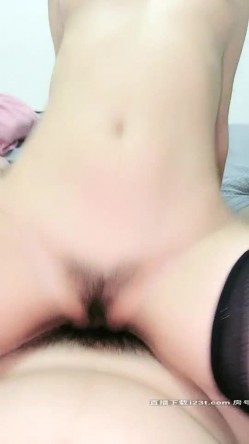 黑丝美女的性爱自拍书 极品丰臀骑乘无套啪啪 交合慢插高清特写真实刺激 最后速插爆操直接内射爽翻天 高清源码录制 截图4